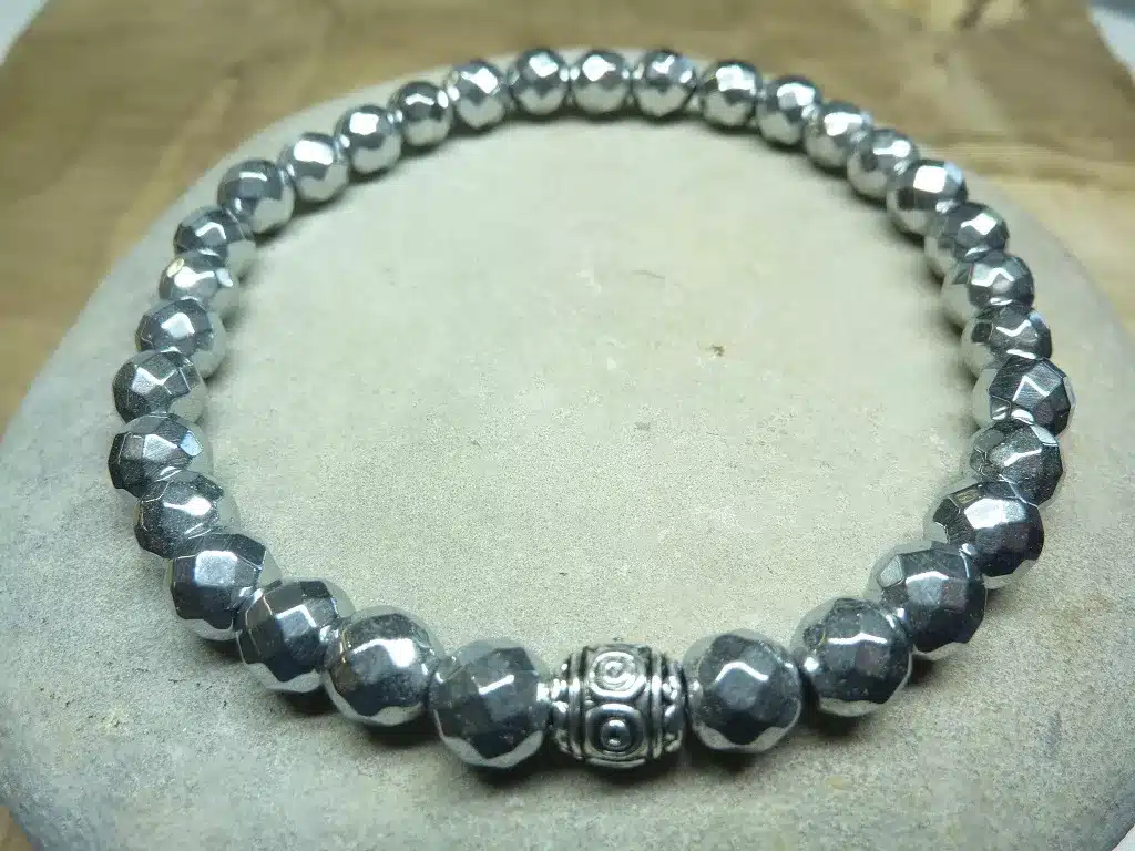 Bracelet Hématite – Perles à facettes 6 mm