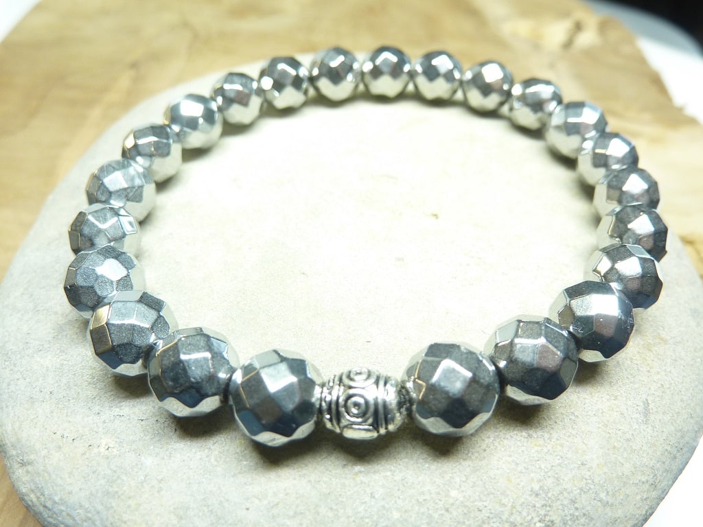 Bracelet Hématite - Perles à facettes 8 mm