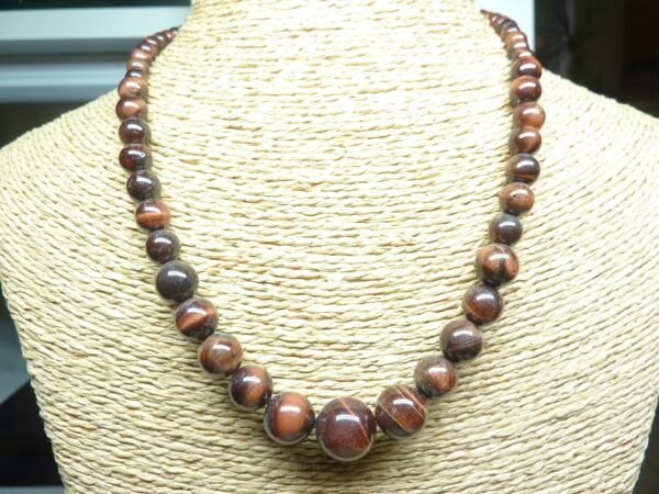 Collier Oeil de taureau - perles rondes 14-6 mm