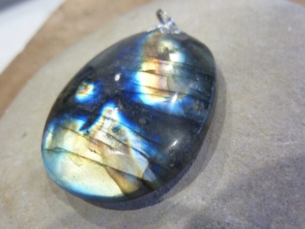 Pendentif Labradorite 21,5 gr ref 0213