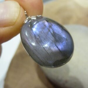 Pendentif Labradorite violet 9,4 gr ref 0314