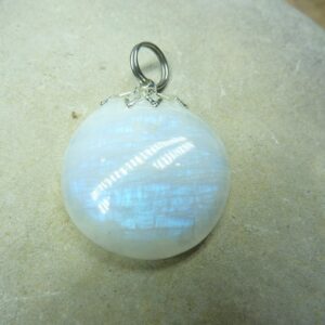 Pendentif Pierre de lune 4,9 gr ref 0102