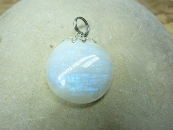 Pendentif Pierre de lune 4,9 gr ref 0102