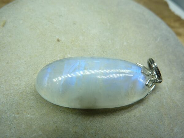 Pendentif Pierre de lune 6 gr ref 0202