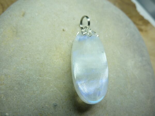 Pendentif Pierre de lune 6 gr ref 0202