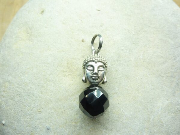 Pendentif Spinelle noir 10 mm Bouddha