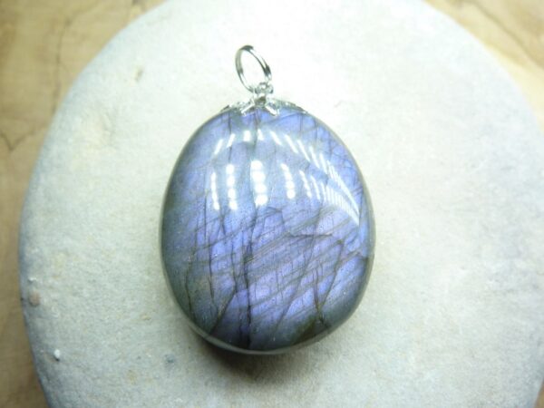 Pendentif Labradorite violet 20,4 gr ref 0123