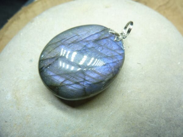 Pendentif Labradorite violet 20,4 gr ref 0123