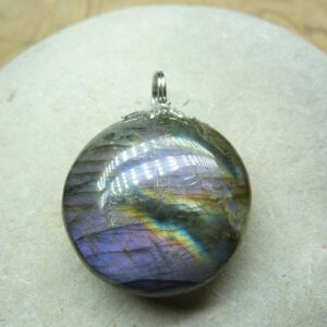 Pendentif Labradorite violet 11,3 gr ref 0307