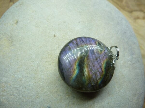 Pendentif Labradorite violet 11,3 gr ref 0307