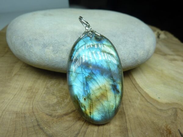 Pendentif Labradorite 13,1 gr ref 2607