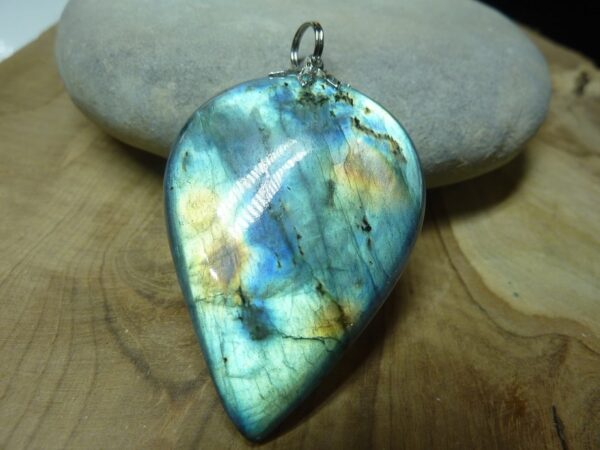 Pendentif Labradorite 19,1 gr ref 5575