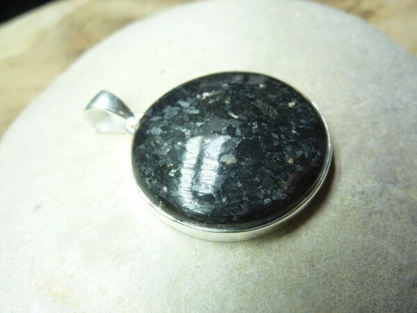 Pendentif Nuummite ref 4781