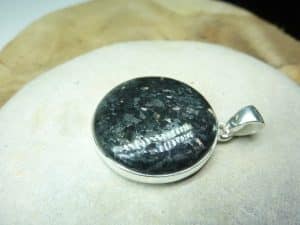 Pendentif Nuummite ref 4781