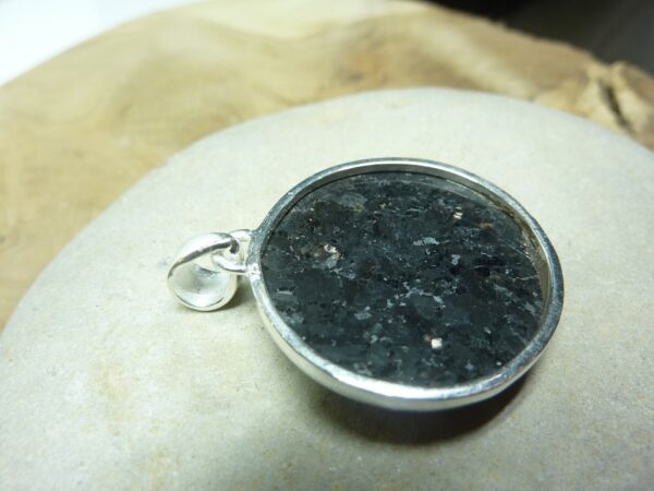 Pendentif Nuummite ref 4781