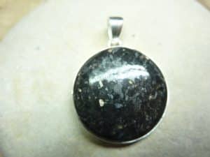 Pendentif Nuummite ref 4781