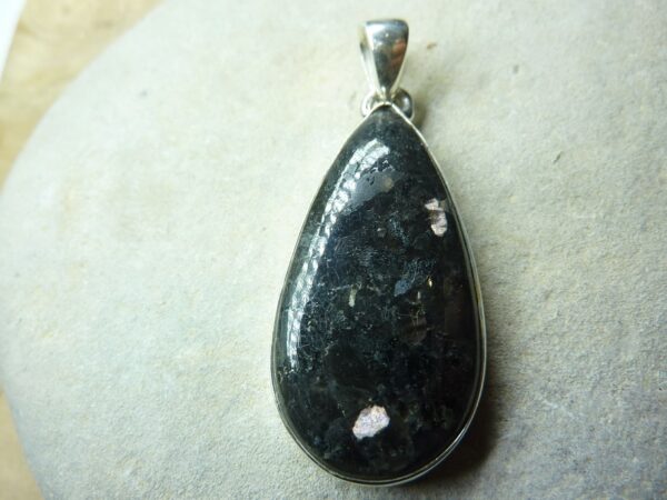 Pendentif Nuummite ref 4223