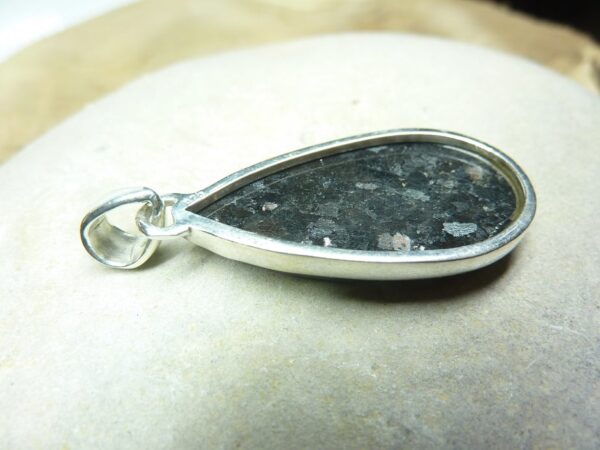 Pendentif Nuummite ref 4223
