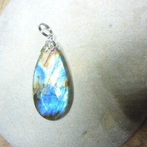 Pendentif Labradorite 5,1 gr ref 1010