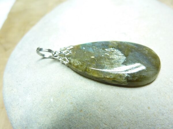 Pendentif Labradorite 5,1 gr ref 1010