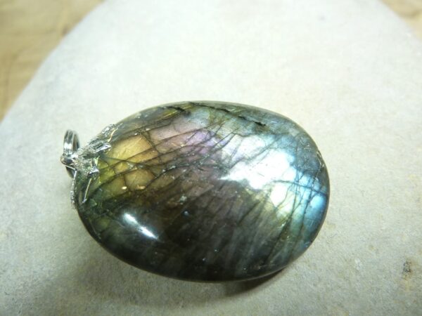 Pendentif Labradorite 11,5 gr ref 1111