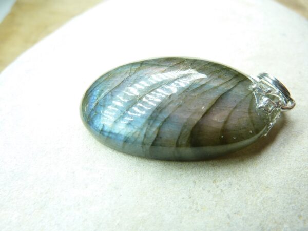 Pendentif Labradorite 8,4 gr ref 1217