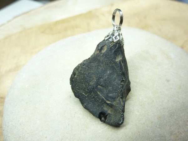 Pendentif Spinelle noir Brut 14,6 gr ref 1237
