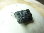 Pendentif Spinelle noir Brut 16,2 gr ref 3638