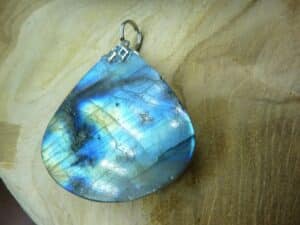 Pendentif Labradorite 13,7 gr ref 2805