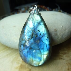 Pendentif Labradorite 13,6 gr ref 2349