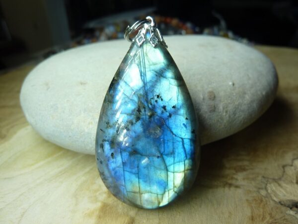 Pendentif Labradorite 13,6 gr ref 2349