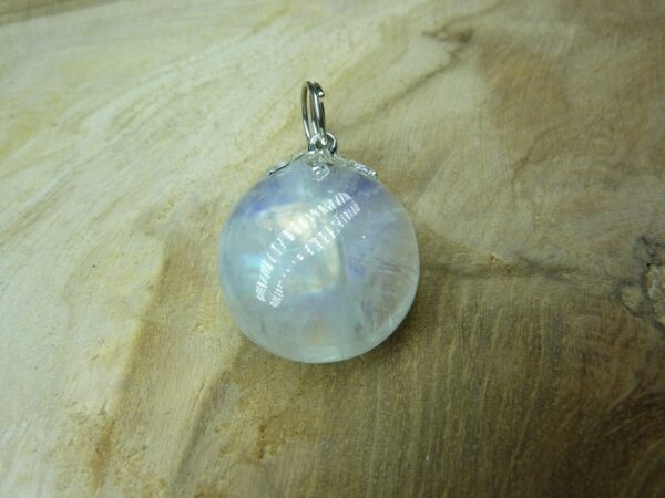 Pendentif Pierre de lune 4,4 gr ref 9507