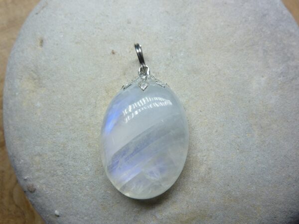 Pendentif Pierre de lune 7,7 gr ref 2278