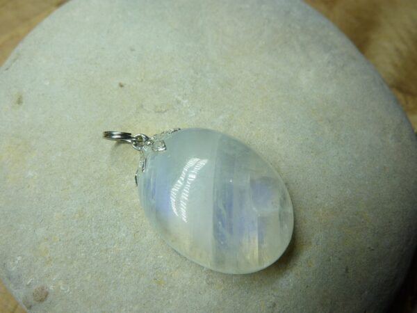 Pendentif Pierre de lune 7,7 gr ref 2278
