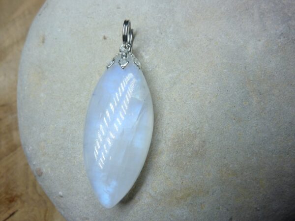 Pendentif Pierre de lune 6 gr ref 3345