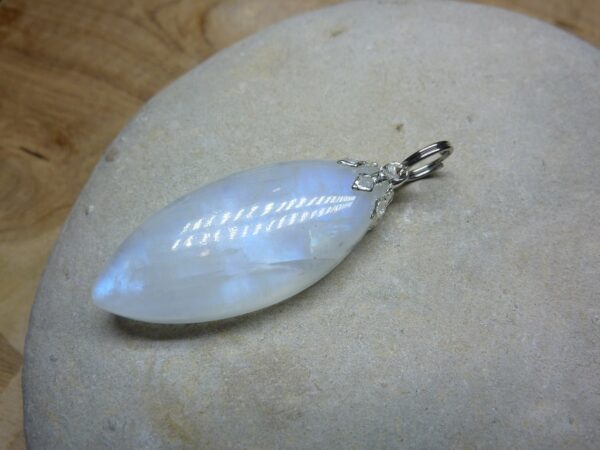 Pendentif Pierre de lune 6 gr ref 3345
