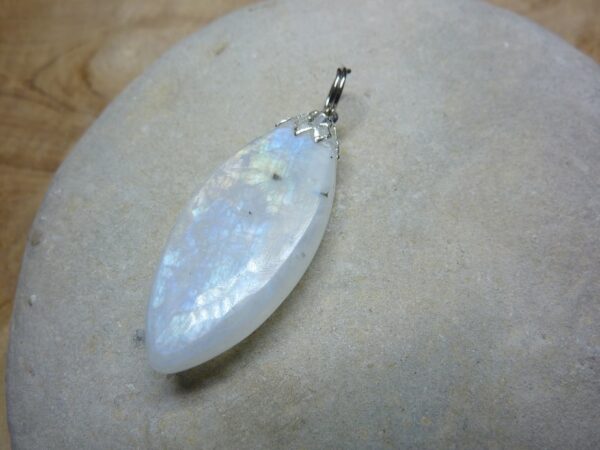 Pendentif Pierre de lune 6 gr ref 3345