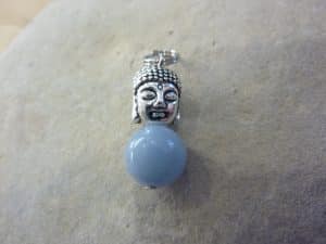 Pendentif Angélite-Bouddha - Perles rondes 10 mm