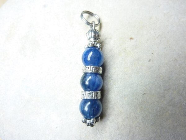 Pendentif Cyanite kyanite disthène - Perles 7 mm