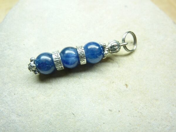 Pendentif Cyanite kyanite disthène - Perles 7 mm