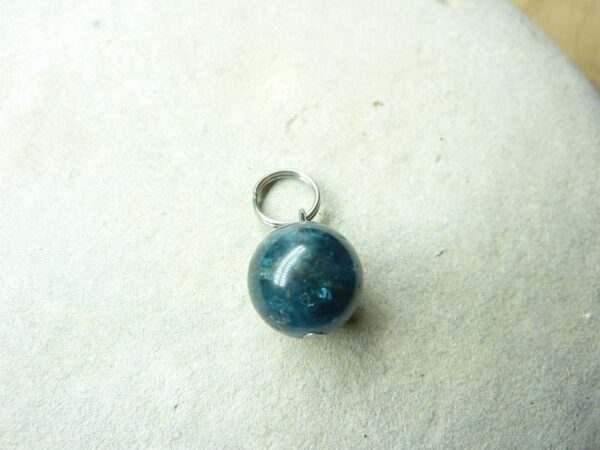 Pendentif Cyanite kyanite disthène - Perles ronde 10 mm