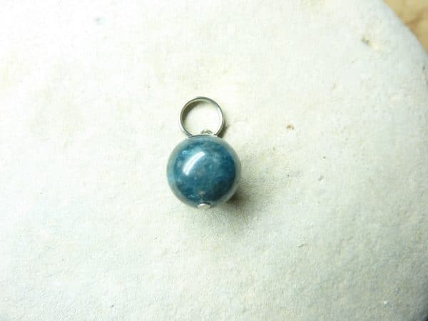 Pendentif Cyanite kyanite disthène - Perles ronde 10 mm