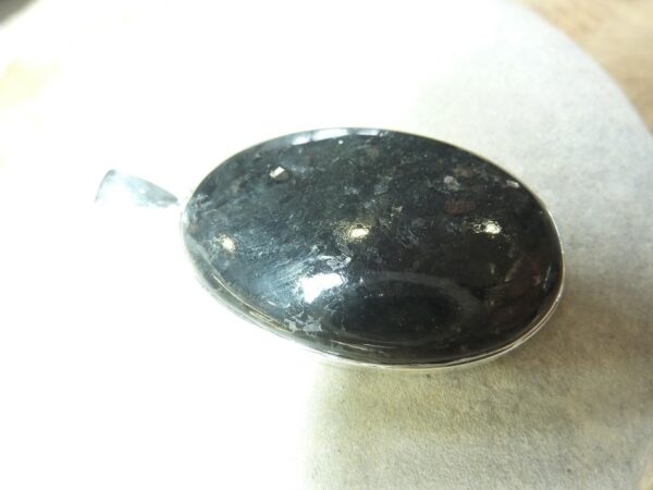 Pendentif Nuummite Véritable monture argent 925 ref 5371