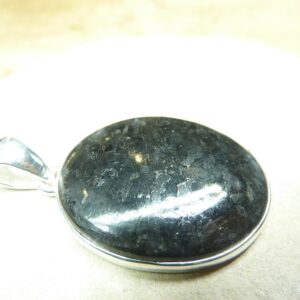 Pendentif Nuummite Véritable monture argent 925 ref 5386