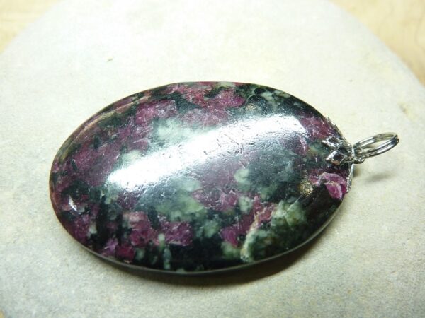 Pendentif Eudialyte 15,3 gr ref 4129