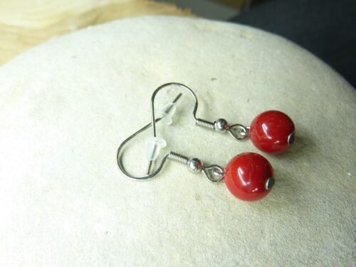 Boucles d'oreilles Corail rouge - perles rondes 7,5 mm