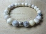 Bracelet Merlinite opale dentritique perles rondes 8 mm
