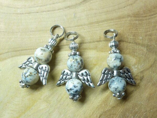 Pendentif Merlinite opale dentritique ange
