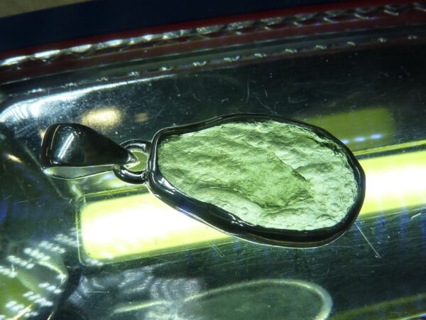 Pendentif Moldavite brut monture argent 925 ref 6115