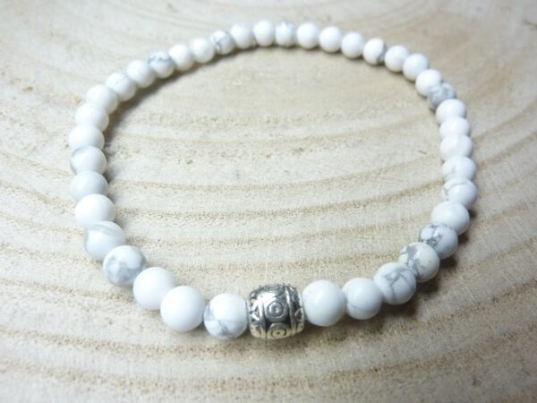 Bracelet Howlite - perles rondes 4 mm